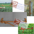 Fence wire stretcher for barbed wire